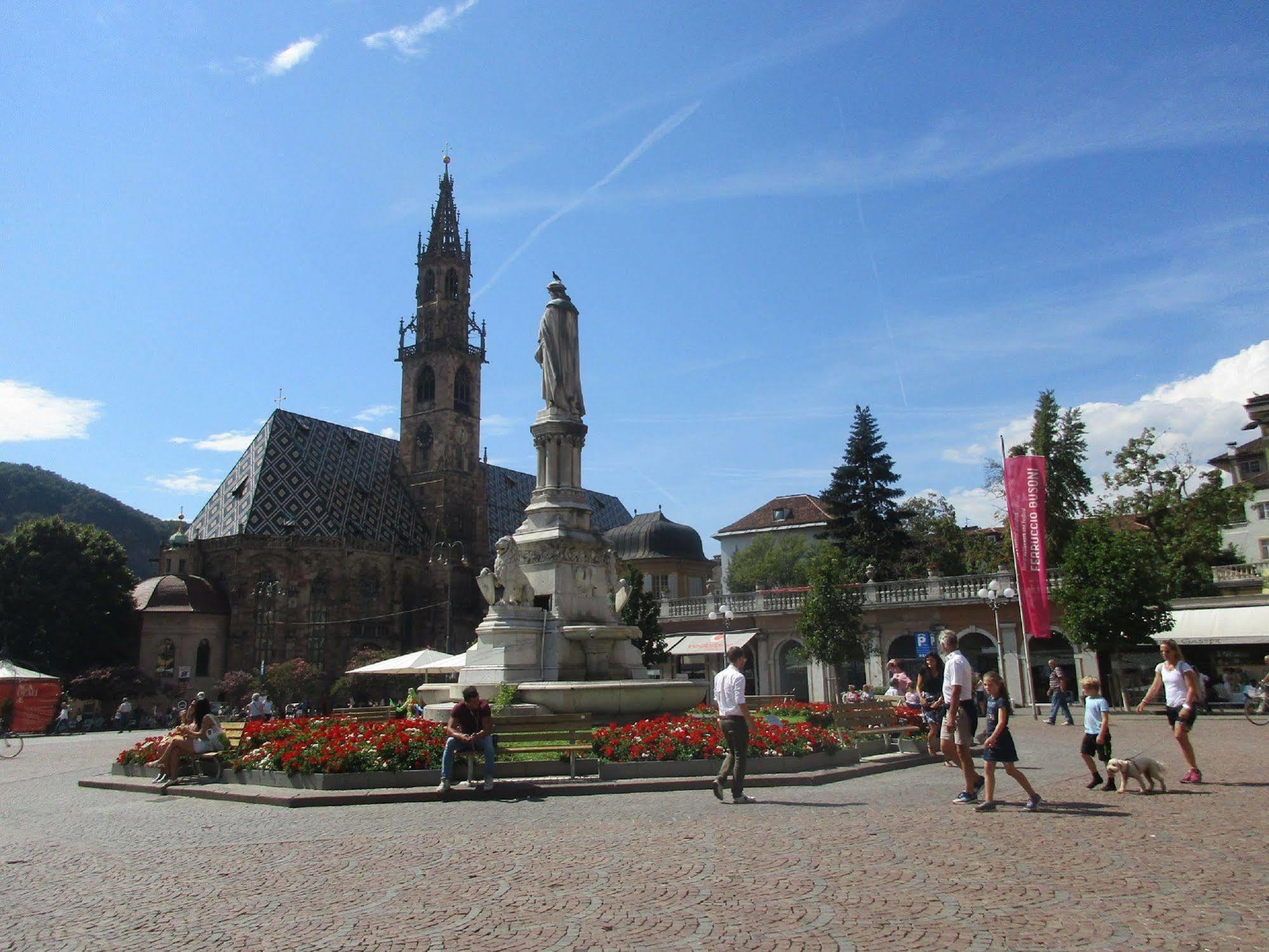 Apartment Bolzano Luaran gambar